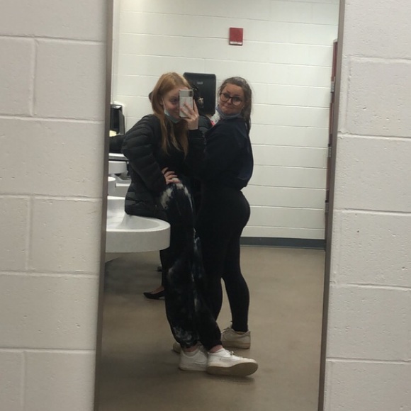 Meet your Posher, Emily - Picture 8 of 14